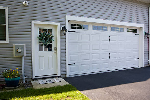24/7 Emergency Garage Door Panel Replacement experts in New Sharon, IA